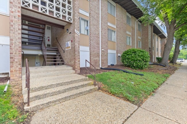 569 Wilson Bridge Dr in Oxon Hill, MD - Building Photo - Building Photo