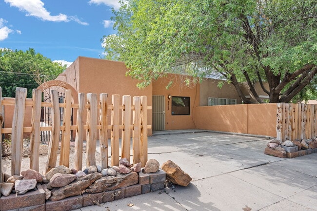 1178 Calle Madera in Bernalillo, NM - Building Photo - Building Photo
