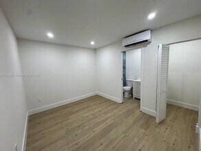 12201 SW 64th St in Miami, FL - Building Photo - Building Photo