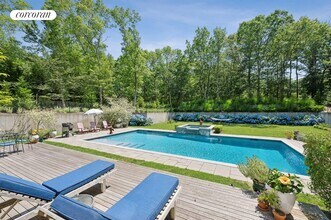 39 Harbor View Dr in East Hampton, NY - Building Photo - Building Photo