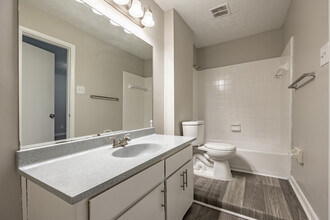 Forty15 Apartments in Decatur, GA - Building Photo - Interior Photo