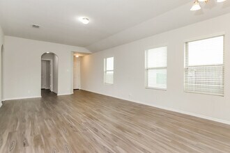 5422 Freshwater Way in San Antonio, TX - Building Photo - Building Photo