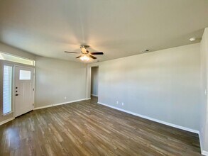 321 Caleb Ct in Schertz, TX - Building Photo - Building Photo