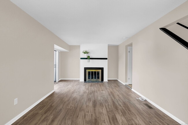293 Cottonwood Rd in Newington, CT - Building Photo - Building Photo