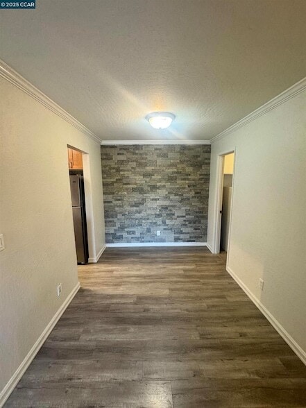 property at 1085 Murrieta Blvd