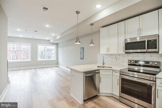 2216 Emerald St in Philadelphia, PA - Building Photo - Building Photo