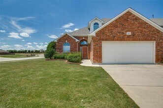 12801 Parkersburg Dr in Fort Worth, TX - Building Photo - Building Photo