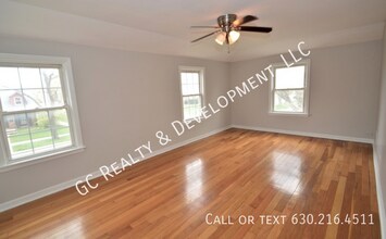 735 Hull Ave in Westchester, IL - Building Photo - Building Photo