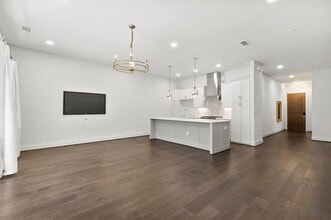 15875 Spectrum Dr in Addison, TX - Building Photo - Building Photo