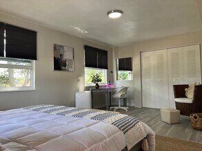 2205 Roosevelt St in Hollywood, FL - Building Photo - Building Photo