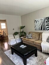 Douglas Avenue Apartments in Naperville, IL - Building Photo - Building Photo