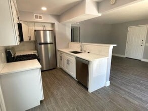 2504 Manor Cir in Austin, TX - Building Photo - Building Photo