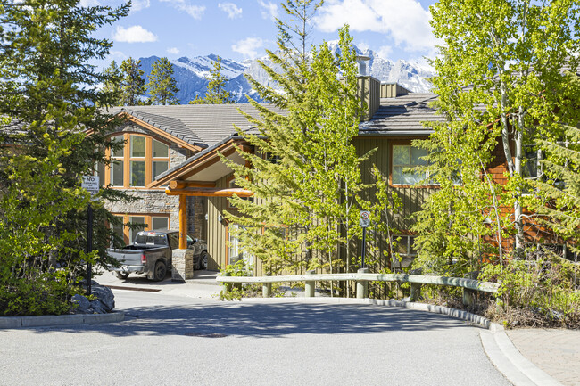 3 Aspen Gln in Canmore, AB - Building Photo - Building Photo