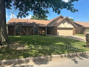 7742 S 72nd E Pl in Tulsa, OK - Building Photo - Building Photo