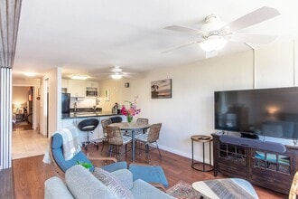 68-121-121 Au St in Waialua, HI - Building Photo - Building Photo