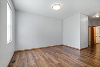 9672 Spur Line Ct in Terre Haute, IN - Building Photo - Building Photo