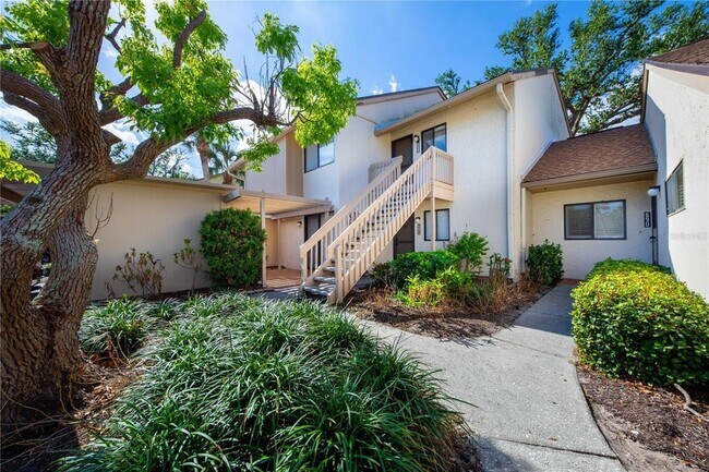 688 Bird Bay Cir, Unit 27 in Venice, FL - Foto de edificio - Building Photo