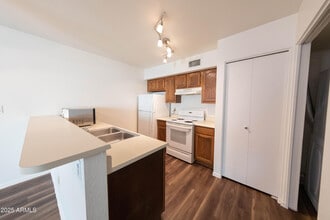 510 N Alma School Rd in Mesa, AZ - Building Photo - Building Photo