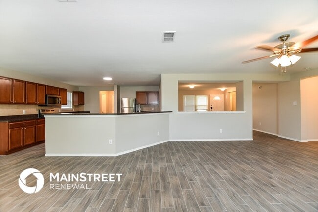 509 Hearthstone Dr in Lancaster, TX - Foto de edificio - Building Photo