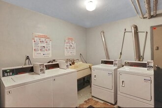 2212 Aldrich Ave S in Minneapolis, MN - Foto de edificio - Building Photo