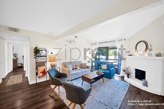15511 Sherman Way in Los Angeles, CA - Building Photo - Building Photo