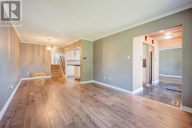 44 Marblehead Crescent in Brampton, ON - Building Photo - Building Photo