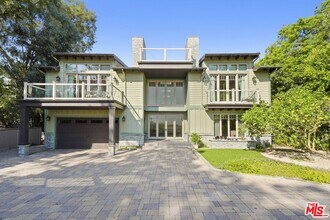 7322 Birdview Ave in Malibu, CA - Building Photo - Building Photo