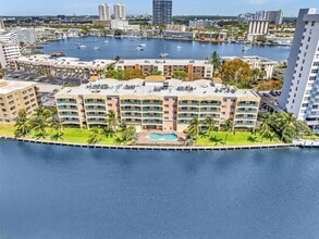 201 Golden Isles Dr in Hallandale Beach, FL - Building Photo - Building Photo