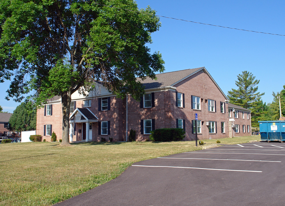 Country Meadows Apartments in Xenia, OH - Foto de edificio