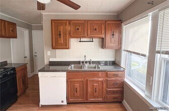 8 Melrose Rd in Buffalo, NY - Building Photo - Building Photo