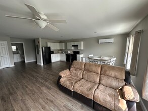 197 Pearl St-Unit -413 in Essex Junction, VT - Foto de edificio - Building Photo