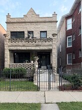 5155 W Cullom Ave, Unit 2 in Chicago, IL - Foto de edificio - Building Photo