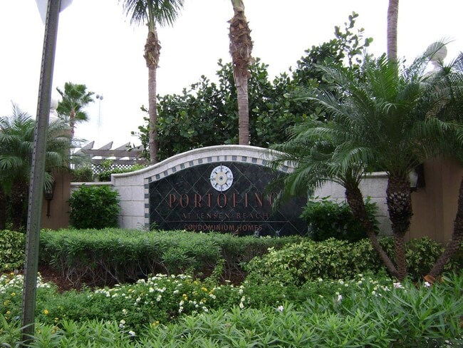 3769 NW Mediterranean Ln in Jensen Beach, FL - Building Photo - Building Photo