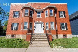 491 Louis Ave in Windsor, ON - Building Photo