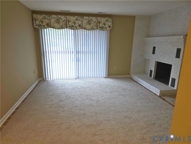 4003 Governors Square in Williamsburg, VA - Foto de edificio - Building Photo