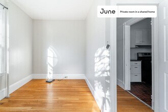 Private bedroom in 3 bed/1 bath Home in Boston, MA - Building Photo - Building Photo