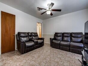 7120 Sorenson Cir in Dallas, TX - Building Photo - Building Photo