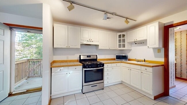 property at 273 Putnam Ave