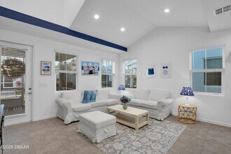 317 Pop Top Ln in Daytona Beach, FL - Building Photo - Building Photo