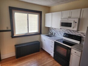 156-1 6th St, Unit 156 Sixth St Apt 1 in Scotia, NY - Building Photo - Building Photo