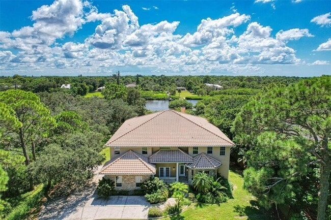 property at 1648 Bayshore Dr