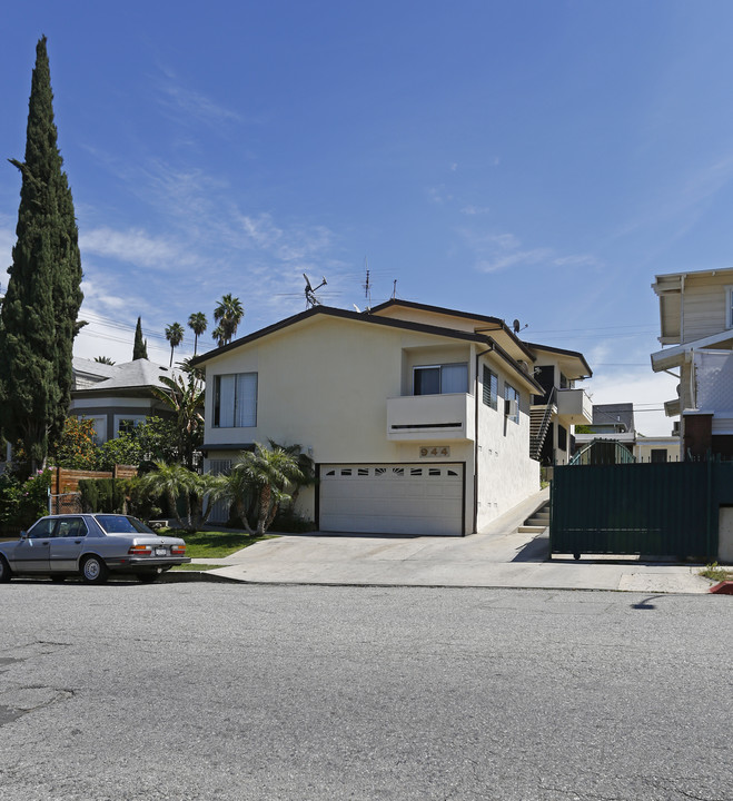 944 S Berendo St in Los Angeles, CA - Building Photo