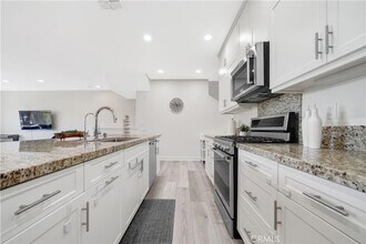 92 Capricorn in Irvine, CA - Building Photo - Building Photo