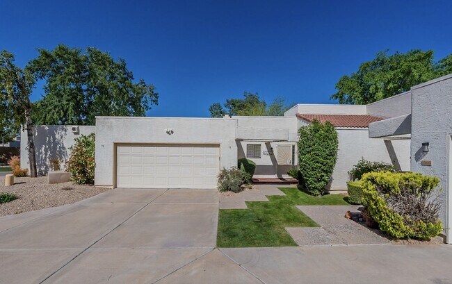 13829 N 43rd St in Phoenix, AZ - Building Photo - Building Photo