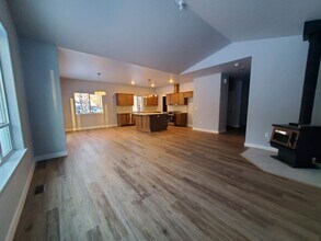 9011 E Arkose Lp in Palmer, AK - Building Photo - Building Photo