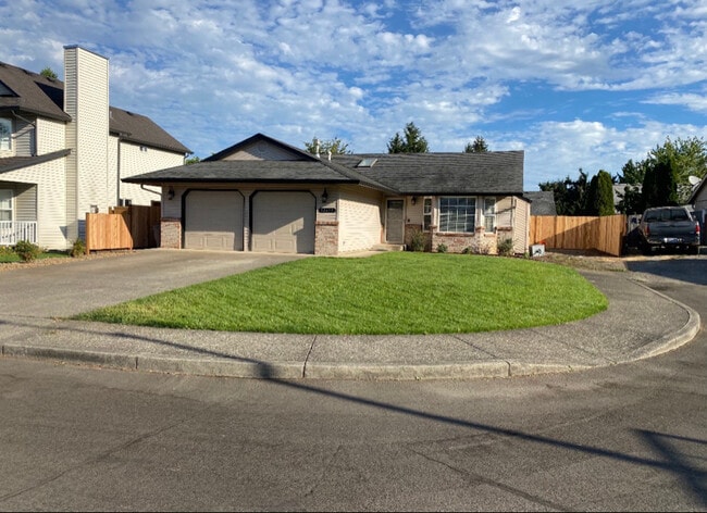 property at 12612 NE 45th Cir