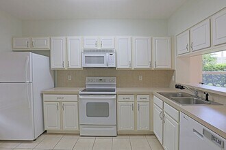 10086 Spyglass Hill Ln in Ft. Myers, FL - Foto de edificio - Building Photo