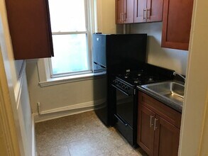 4 Egremont Rd, Unit 10 in Boston, MA - Building Photo - Building Photo