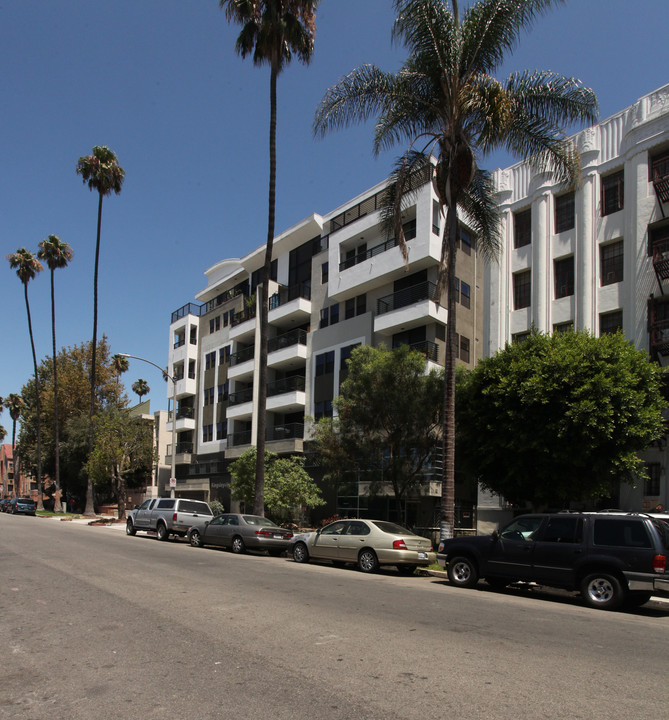 Kingsley Villa in Los Angeles, CA - Building Photo