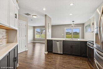 11009 Cape Cod Ln in Huntley, IL - Building Photo - Building Photo